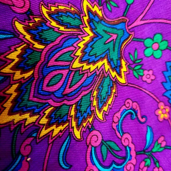 Liz Claiborne ~ Square Scarf ~ Vintage ~ Excellent Condition - Picture 4 of 7